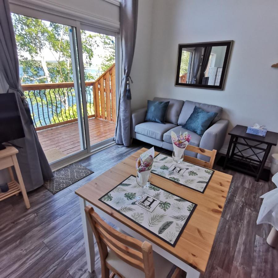 אינגוניש Knotty Pine Ocean Front Suite - Adults Only מראה חיצוני תמונה