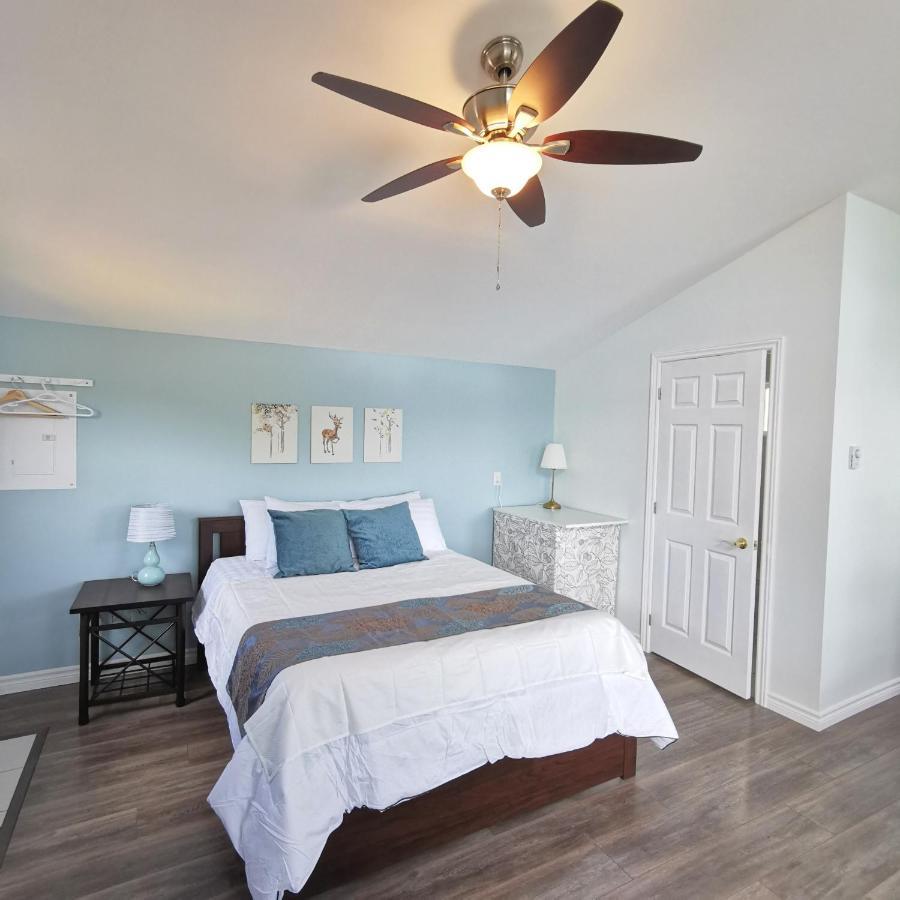 אינגוניש Knotty Pine Ocean Front Suite - Adults Only מראה חיצוני תמונה