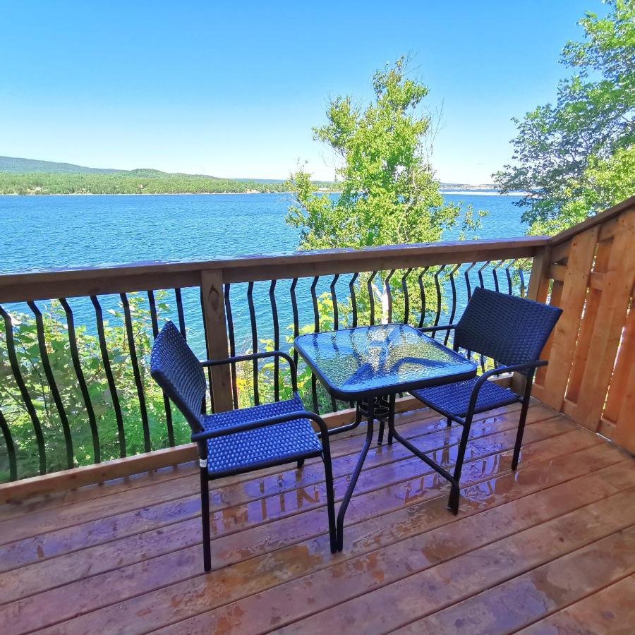אינגוניש Knotty Pine Ocean Front Suite - Adults Only מראה חיצוני תמונה