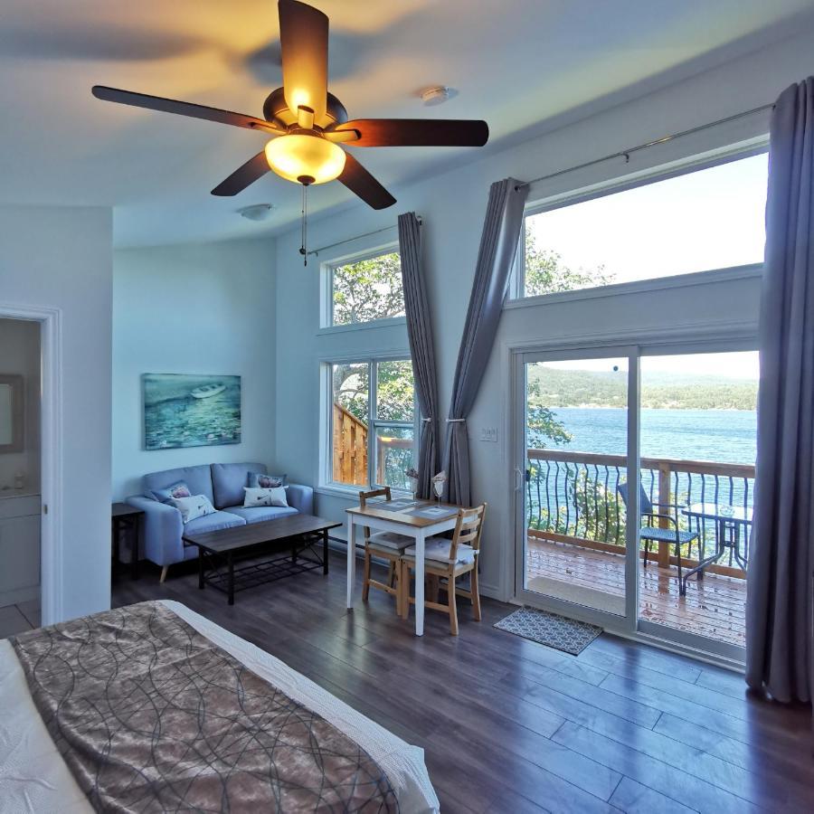 אינגוניש Knotty Pine Ocean Front Suite - Adults Only מראה חיצוני תמונה