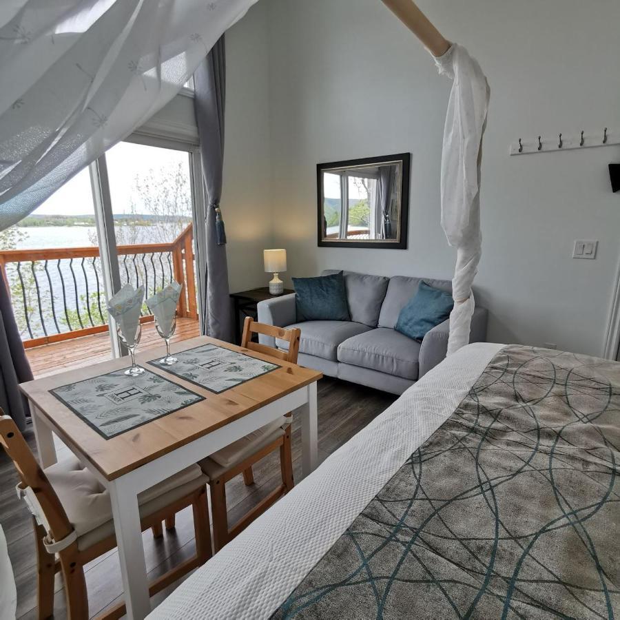 אינגוניש Knotty Pine Ocean Front Suite - Adults Only מראה חיצוני תמונה