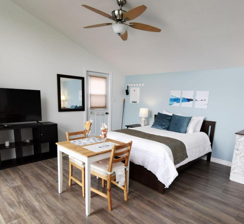 אינגוניש Knotty Pine Ocean Front Suite - Adults Only מראה חיצוני תמונה
