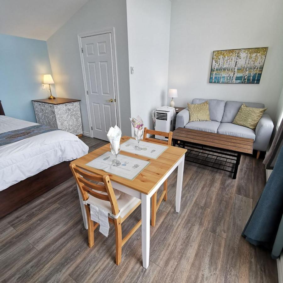אינגוניש Knotty Pine Ocean Front Suite - Adults Only מראה חיצוני תמונה