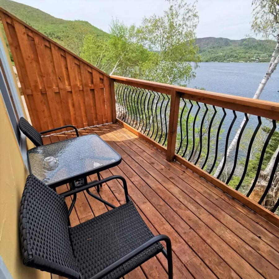 אינגוניש Knotty Pine Ocean Front Suite - Adults Only מראה חיצוני תמונה